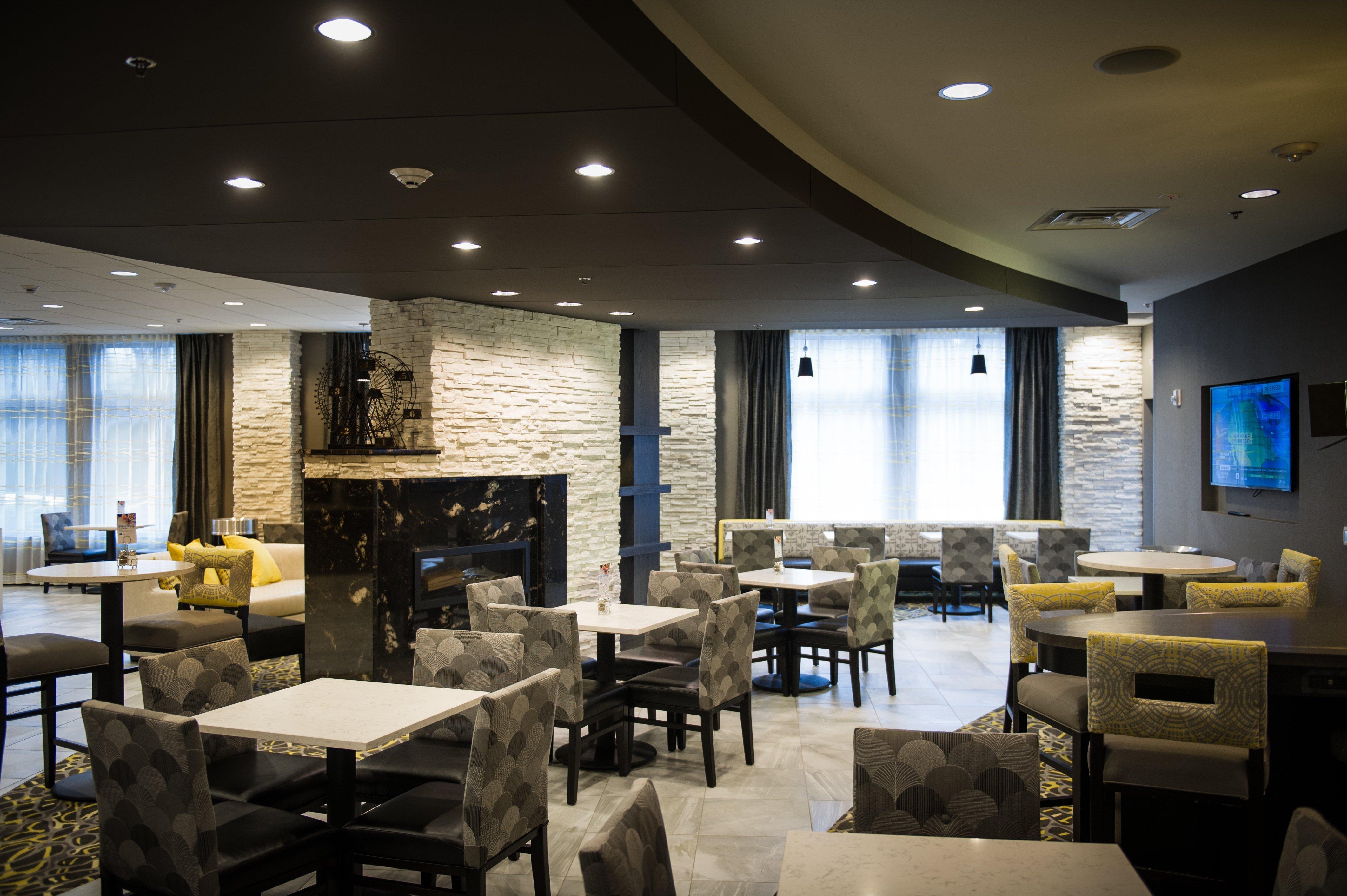 Holiday Inn Express And Suites Madison Central By Ihg Exterior foto