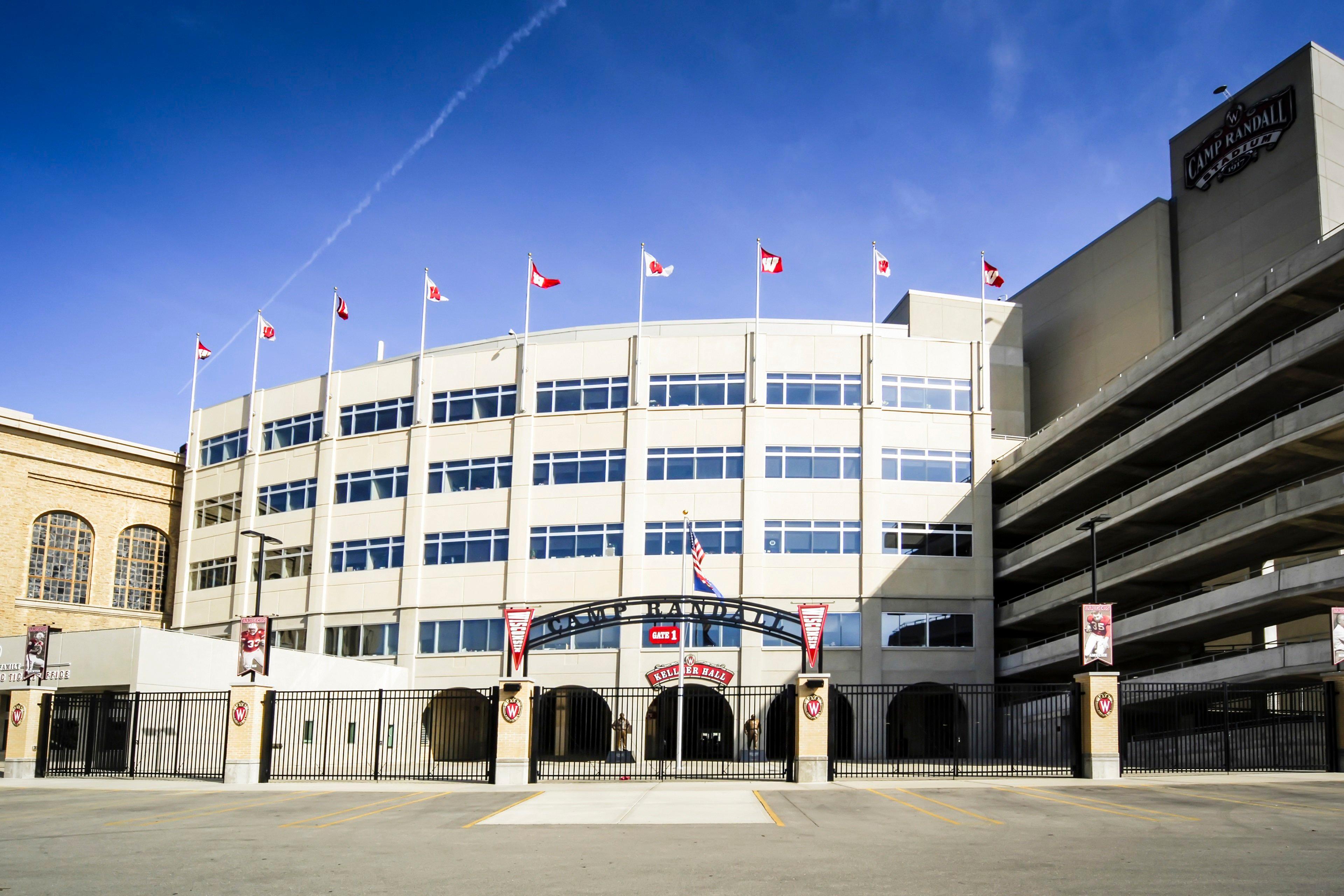 Holiday Inn Express And Suites Madison Central By Ihg Exterior foto